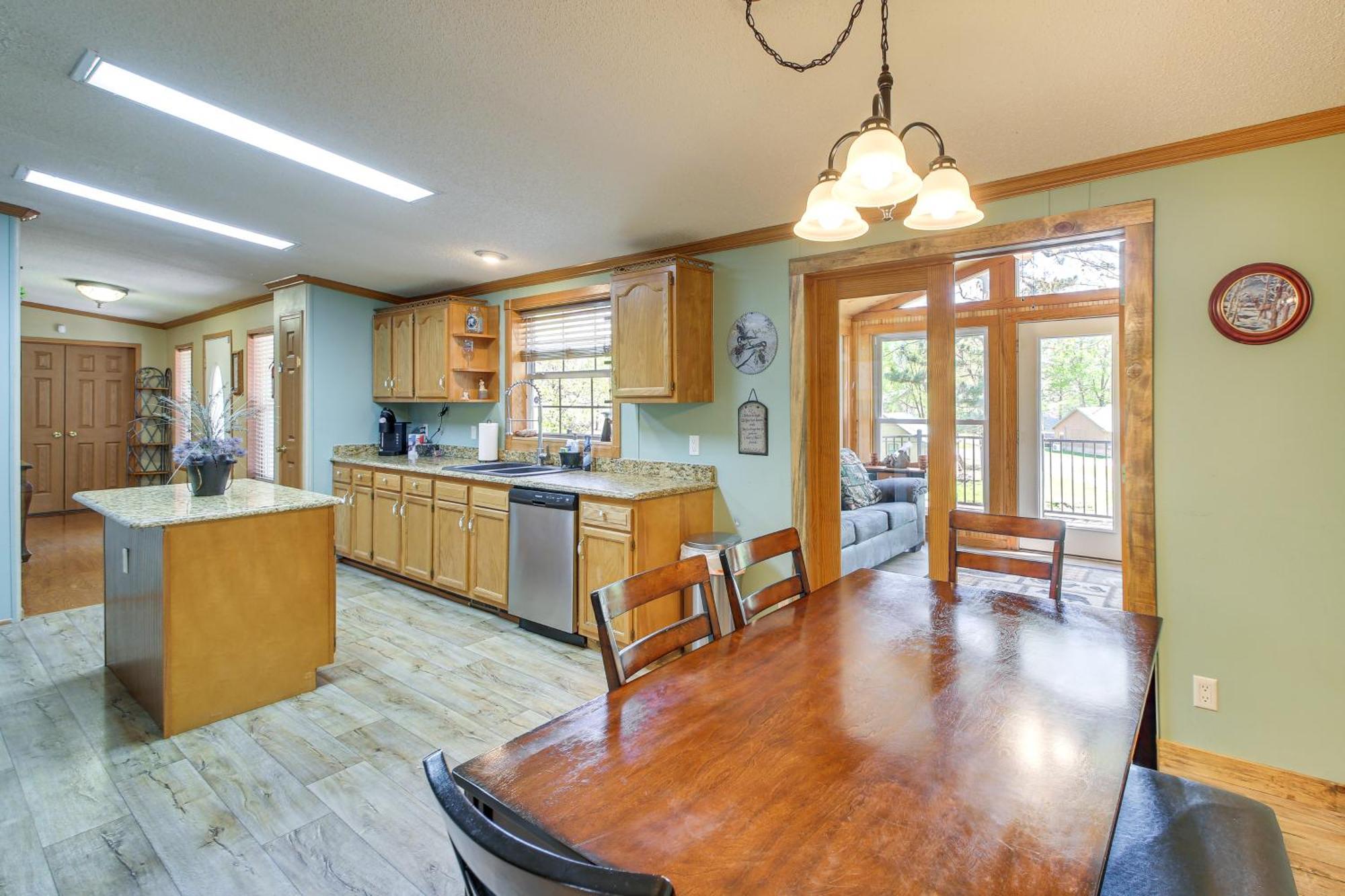 Lakefront Arkansas Home With Dock And Sunroom Hot Springs Eksteriør billede