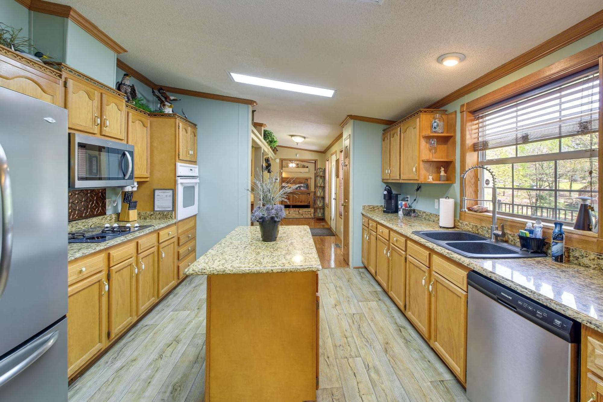 Lakefront Arkansas Home With Dock And Sunroom Hot Springs Eksteriør billede